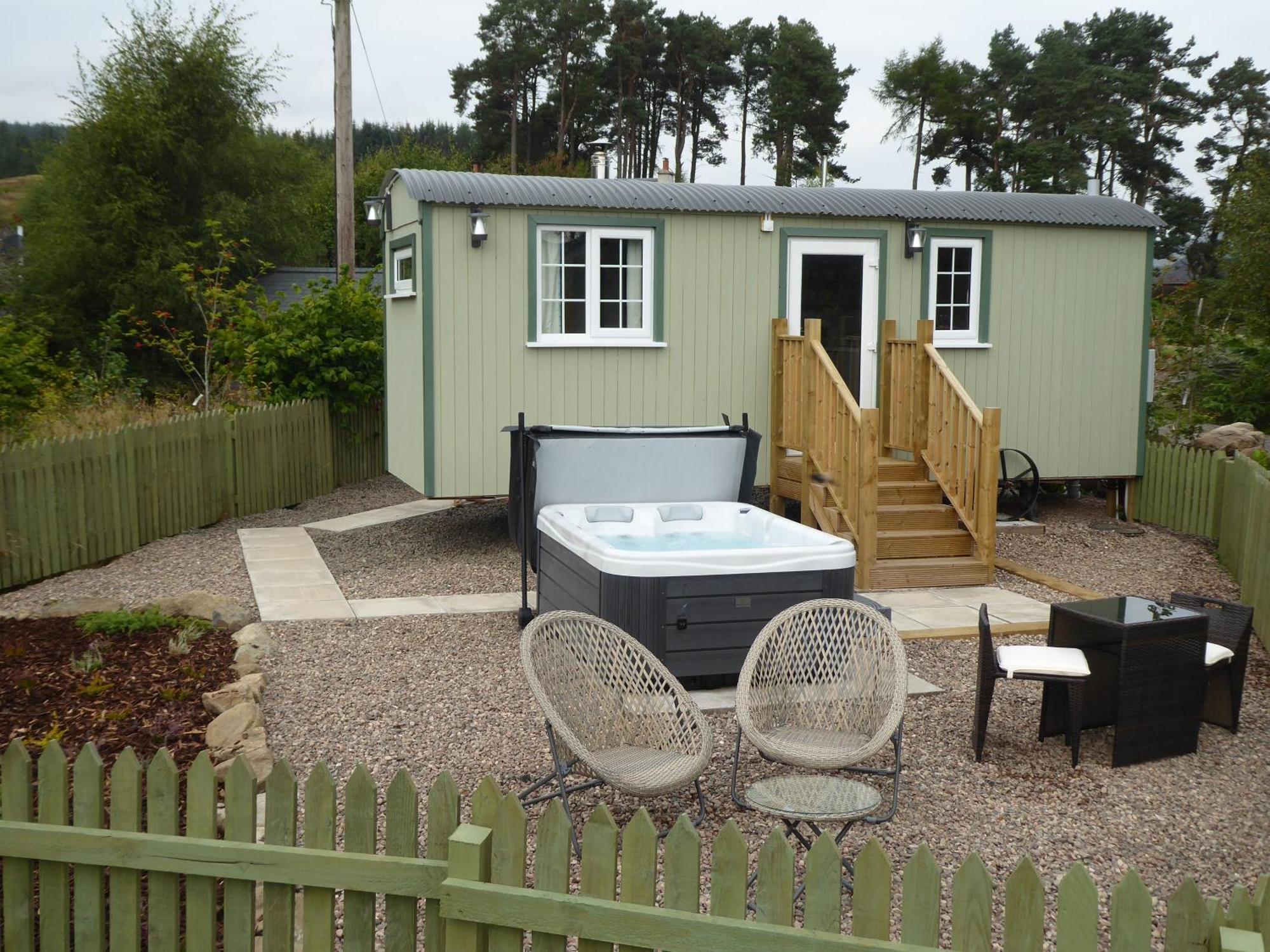 Dalnoid Cottages & Treehouses Nr Glenshee 外观 照片