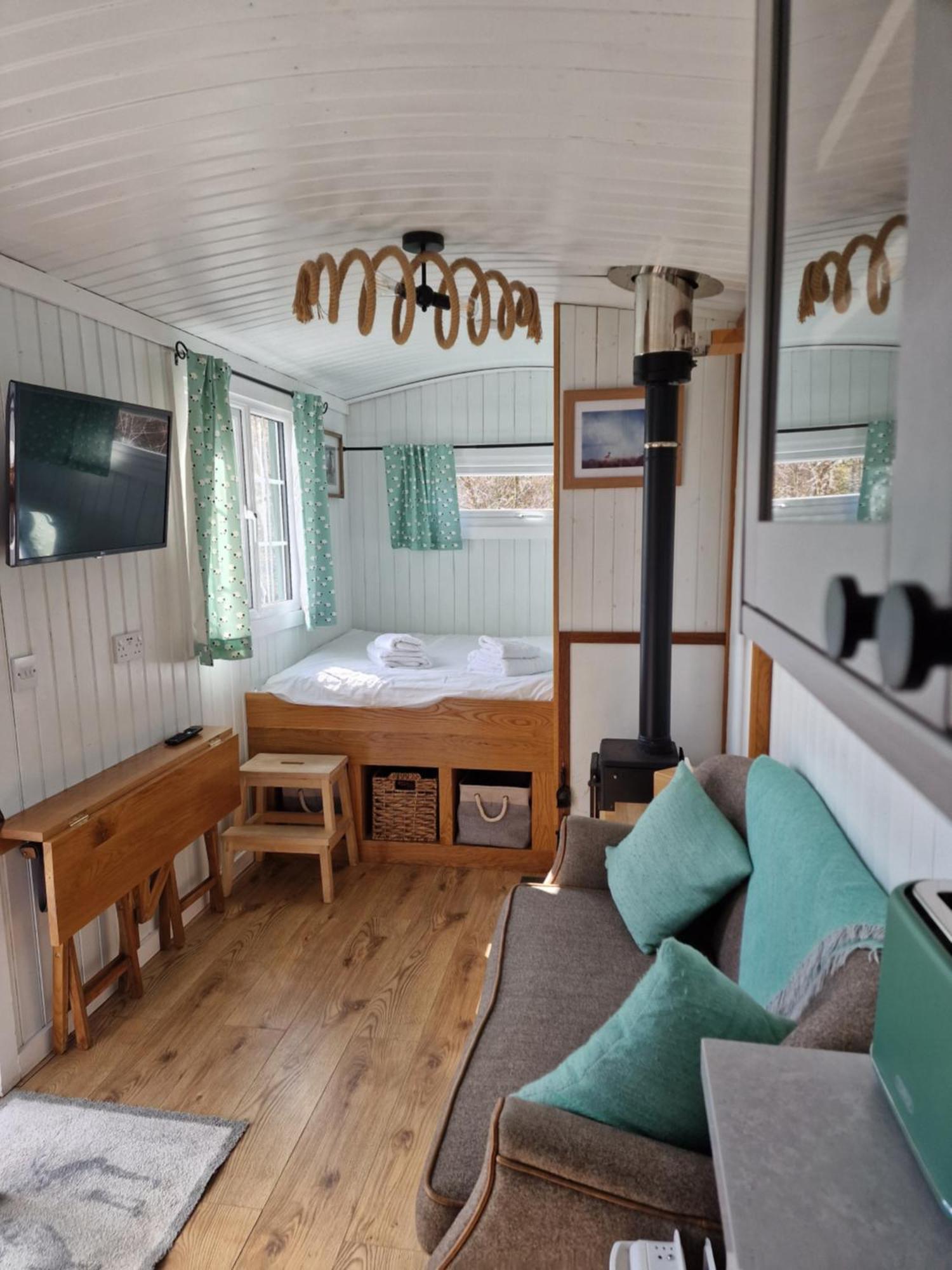 Dalnoid Cottages & Treehouses Nr Glenshee 外观 照片