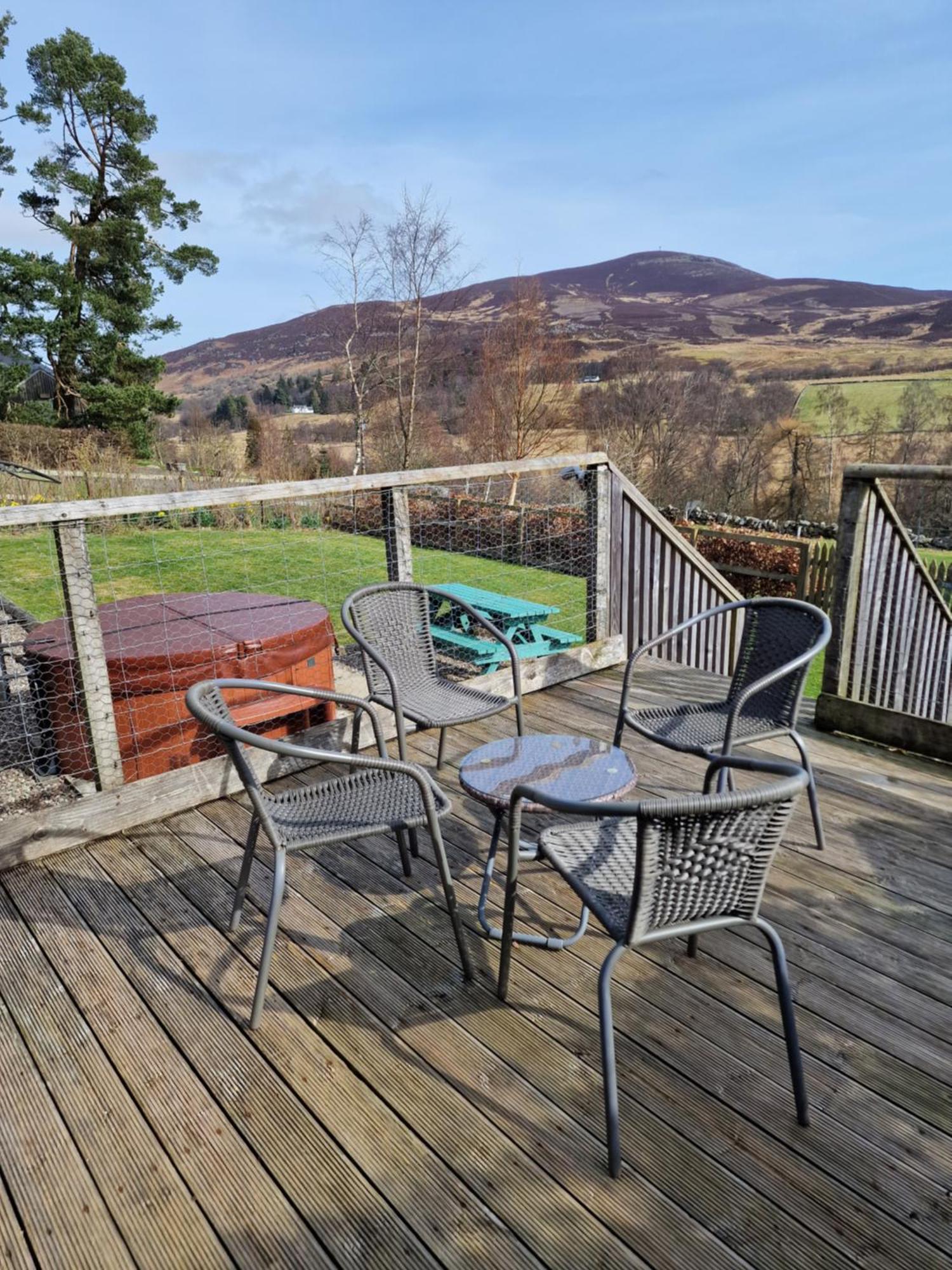 Dalnoid Cottages & Treehouses Nr Glenshee 外观 照片