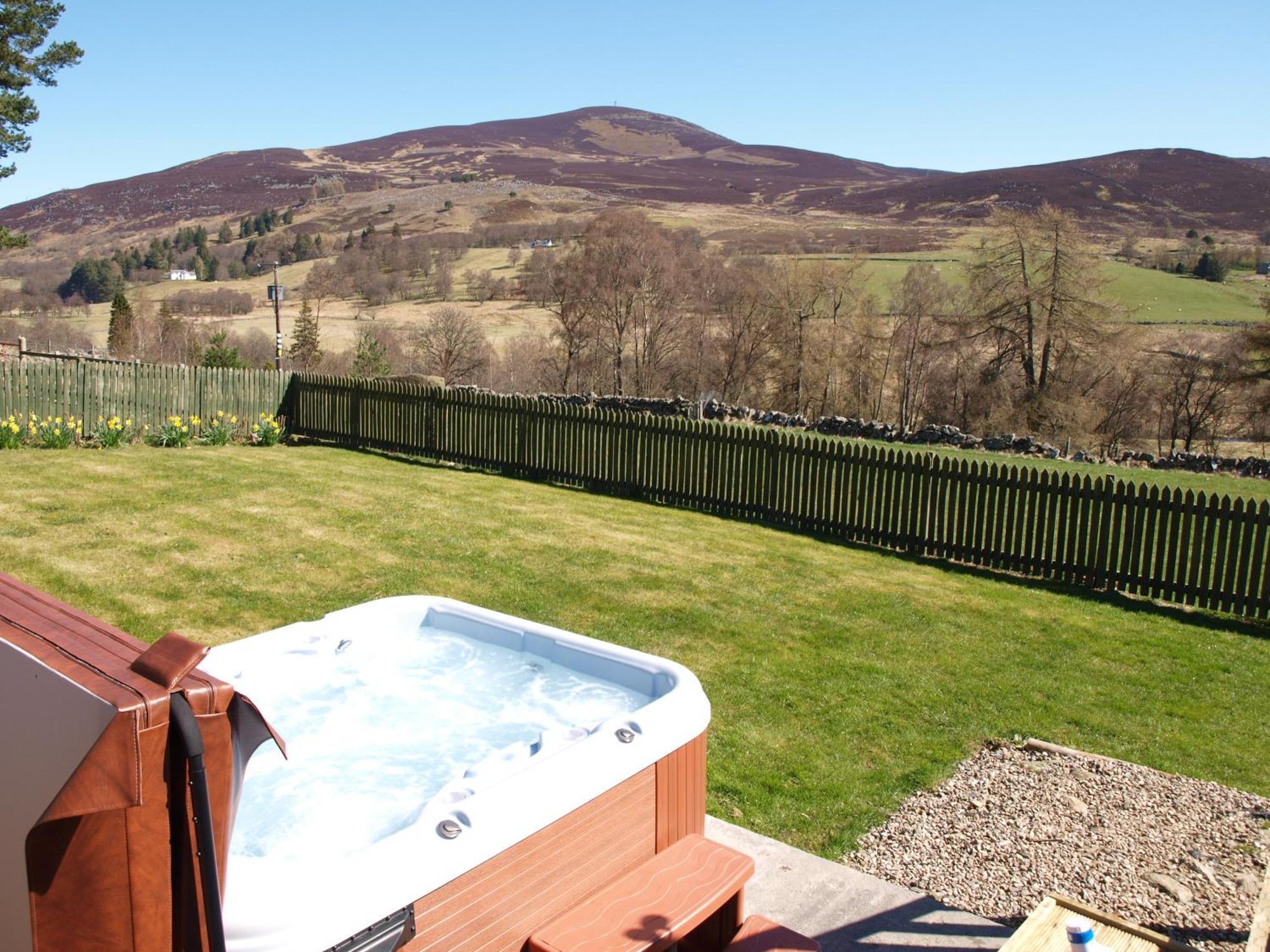 Dalnoid Cottages & Treehouses Nr Glenshee 外观 照片