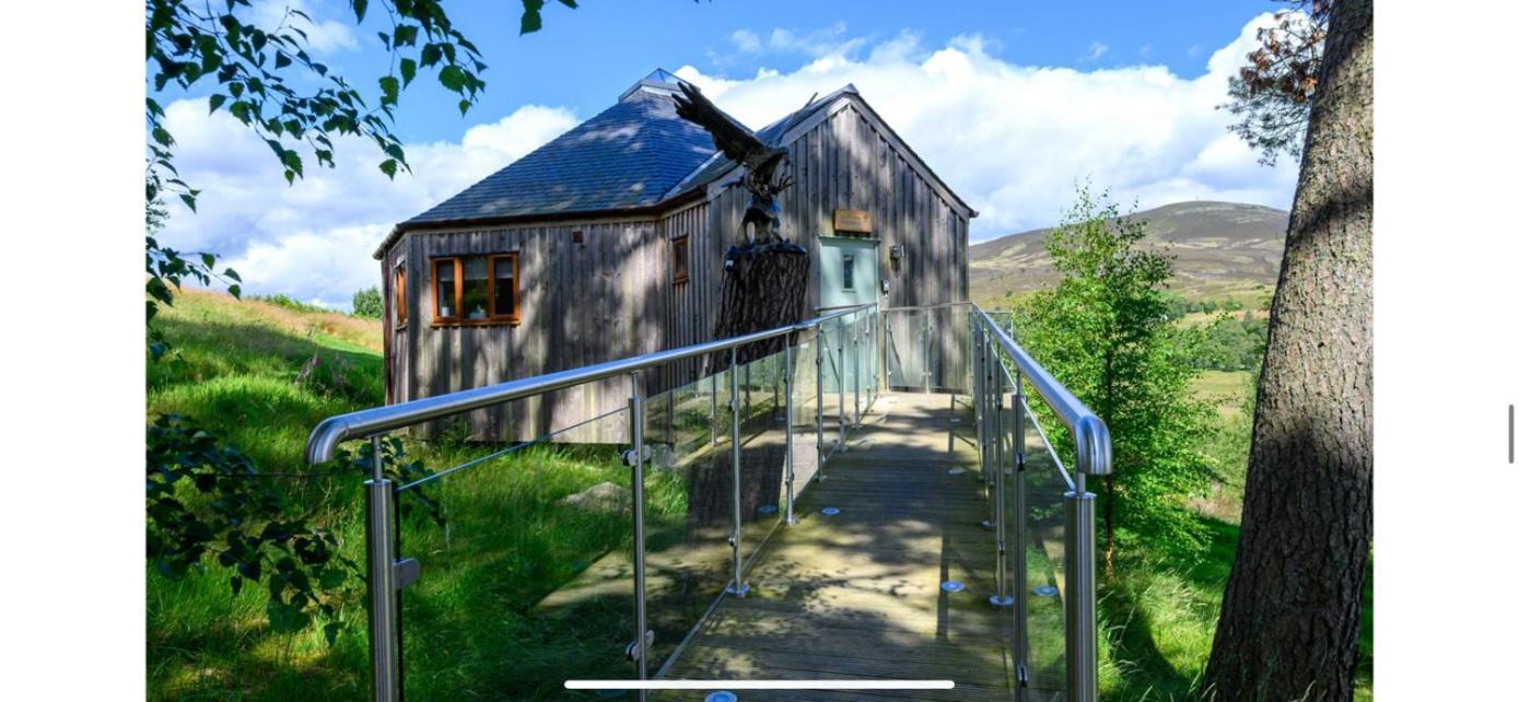 Dalnoid Cottages & Treehouses Nr Glenshee 外观 照片