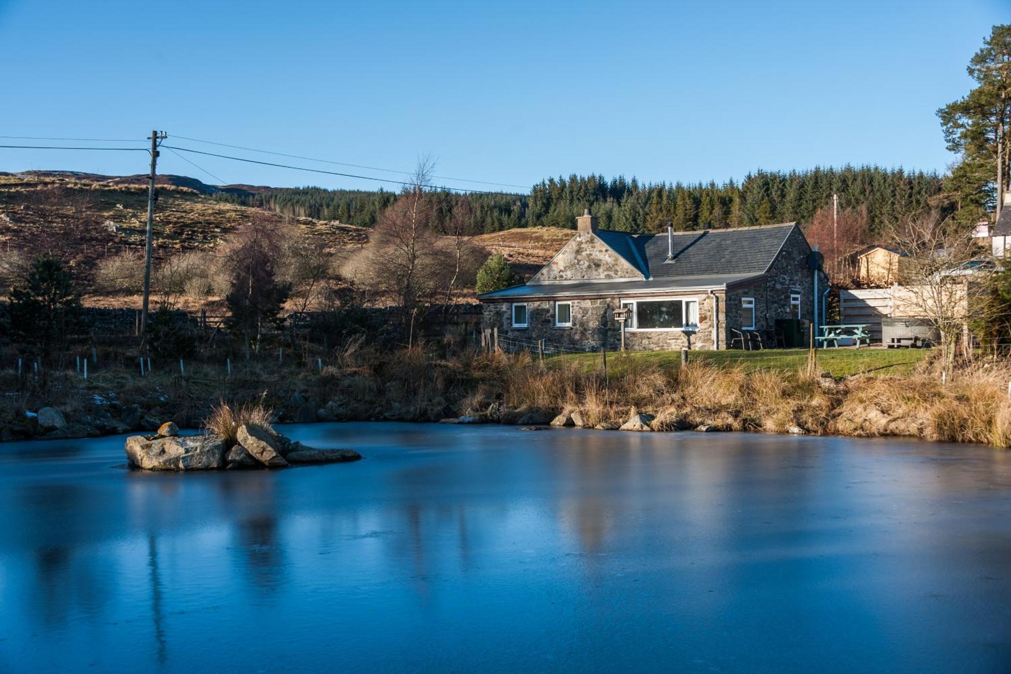 Dalnoid Cottages & Treehouses Nr Glenshee 外观 照片