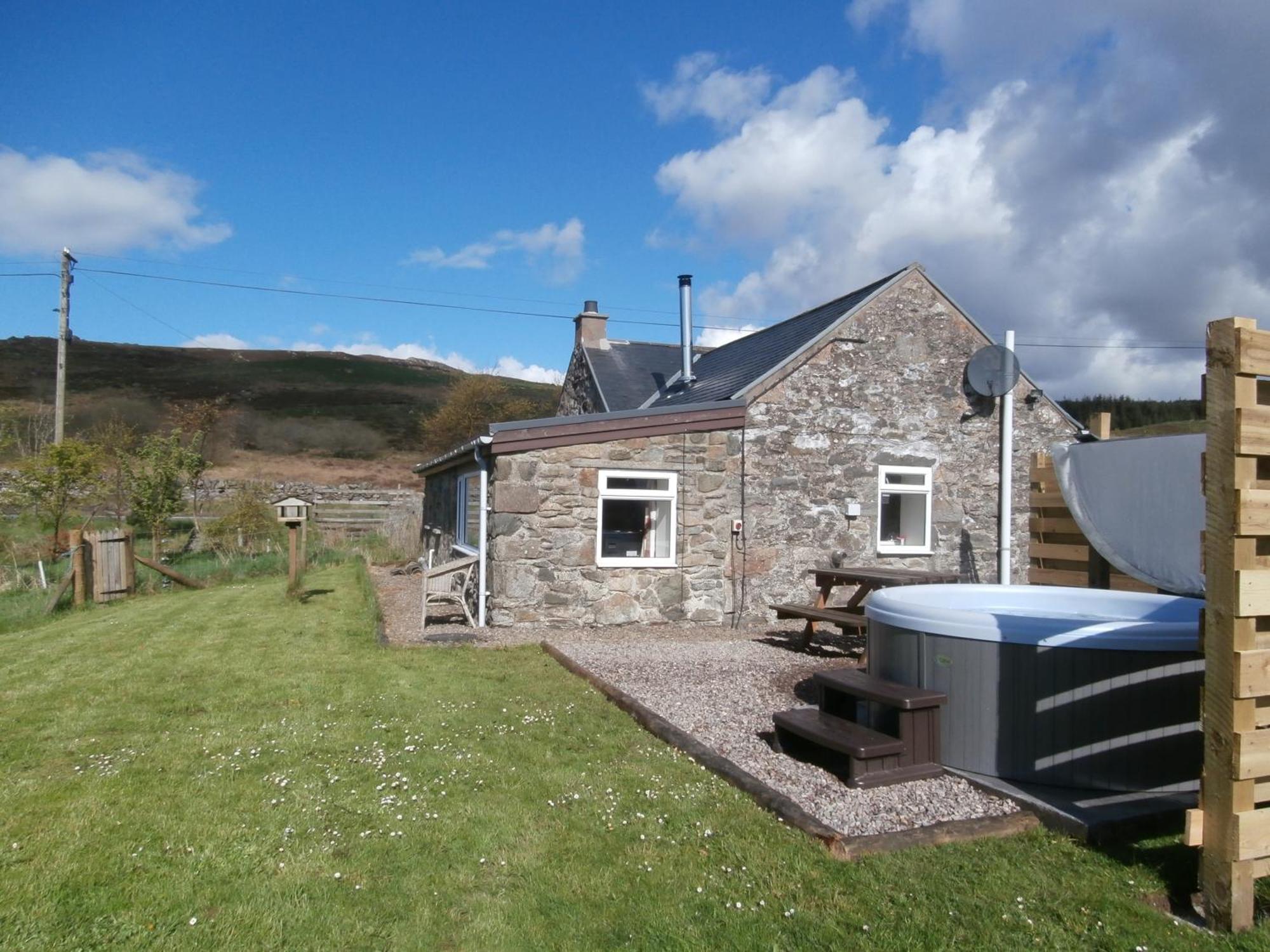 Dalnoid Cottages & Treehouses Nr Glenshee 外观 照片
